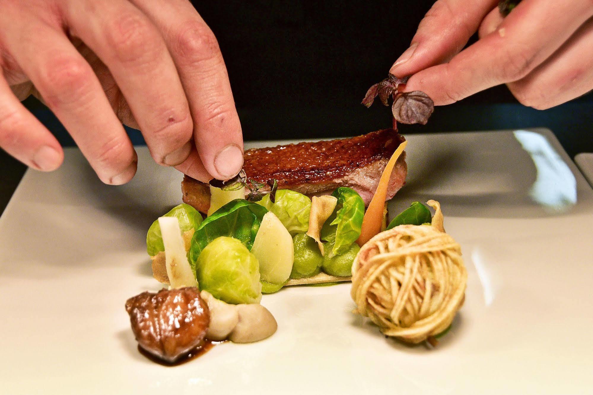 Logis Hotel Du Morvan - Restaurant La Table De Jerome Luzy المظهر الخارجي الصورة